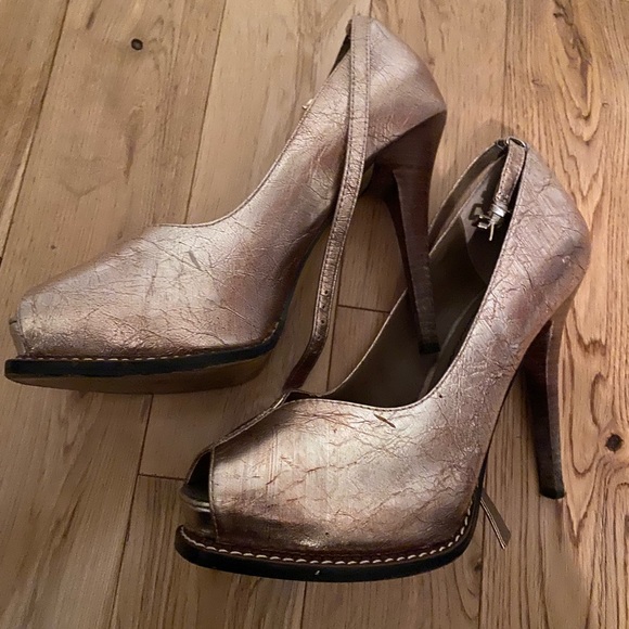 BCBG metallic peep toe heels  with ankle strap . Size 8.5 - Picture 2 of 8